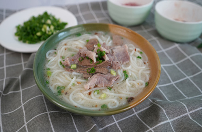 大方原味汤粉王培训